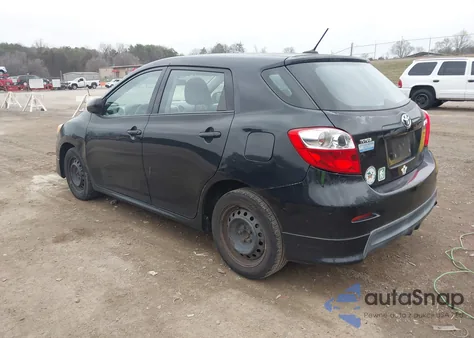 2010 Toyota Matrix z USA, uszkodzony, nr VIN 2T1KU4EE7AC255292